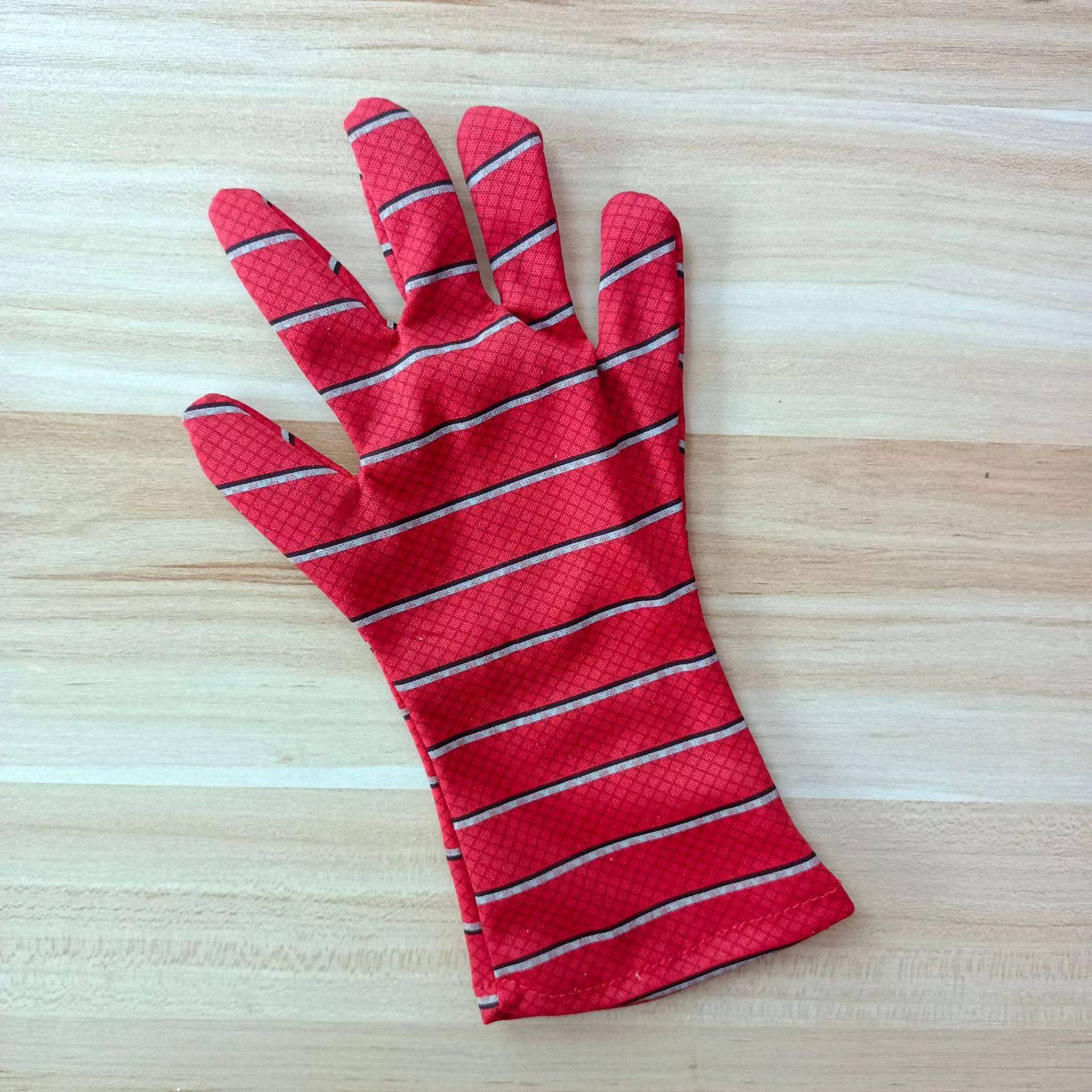 Little gloves